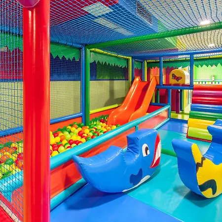 Tagoro Family & Fun מלון 4*